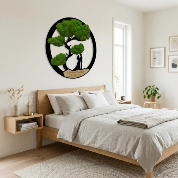 Obraz z Mchu Chrobotka Personalizowany - Para młoda pod drzewem bonsai z Grawerem 4.webp