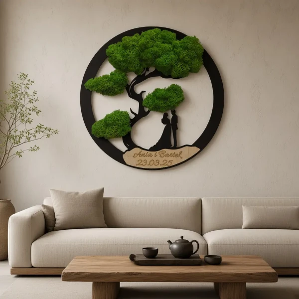 Obraz z Mchu Chrobotka Personalizowany - Para młoda pod drzewem bonsai z Grawerem 5.webp