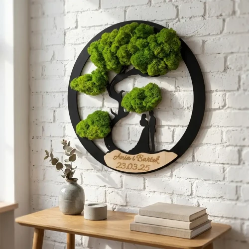 Obraz z Mchu Chrobotka Personalizowany - Para młoda pod drzewem bonsai z Grawerem 12.webp